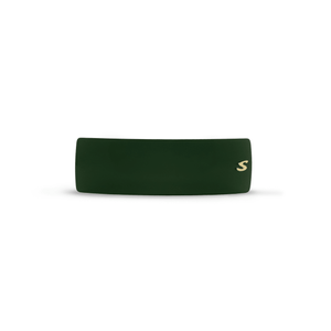 Barrette Classique L Éclat Vert — worn at the nape, natural styling
