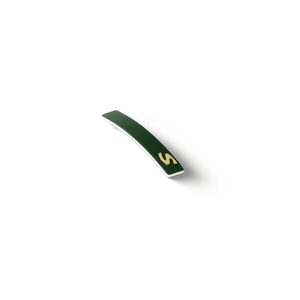 Barrette Classique XS Éclat Vert — worn at the nape, natural styling