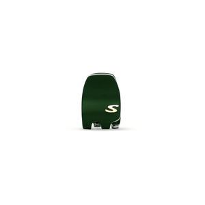 Sacrae Pince Iconique XS Éclat Vert — acetate claw clip on editorial surface