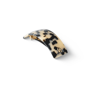 Sacrae Barrette Classique large white tokyo — detail of the clip interior and French finish