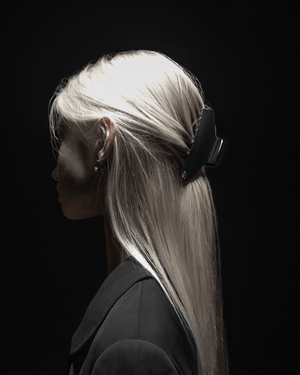 Sacrae Pince Iconique large black and cream — side profile showing depth and curve