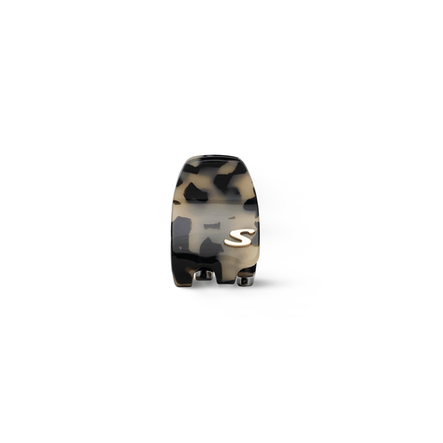 Sacrae Pince Iconique small in white tokyo — acetate claw clip against neutral background