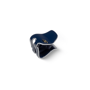 Sacrae Pince XS Reputation Night — profile view showing depth and curve